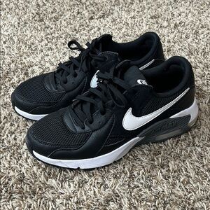 Nike Air Max Excee Sneakers Black Grey and White Athletic Shoes Sz 8.5